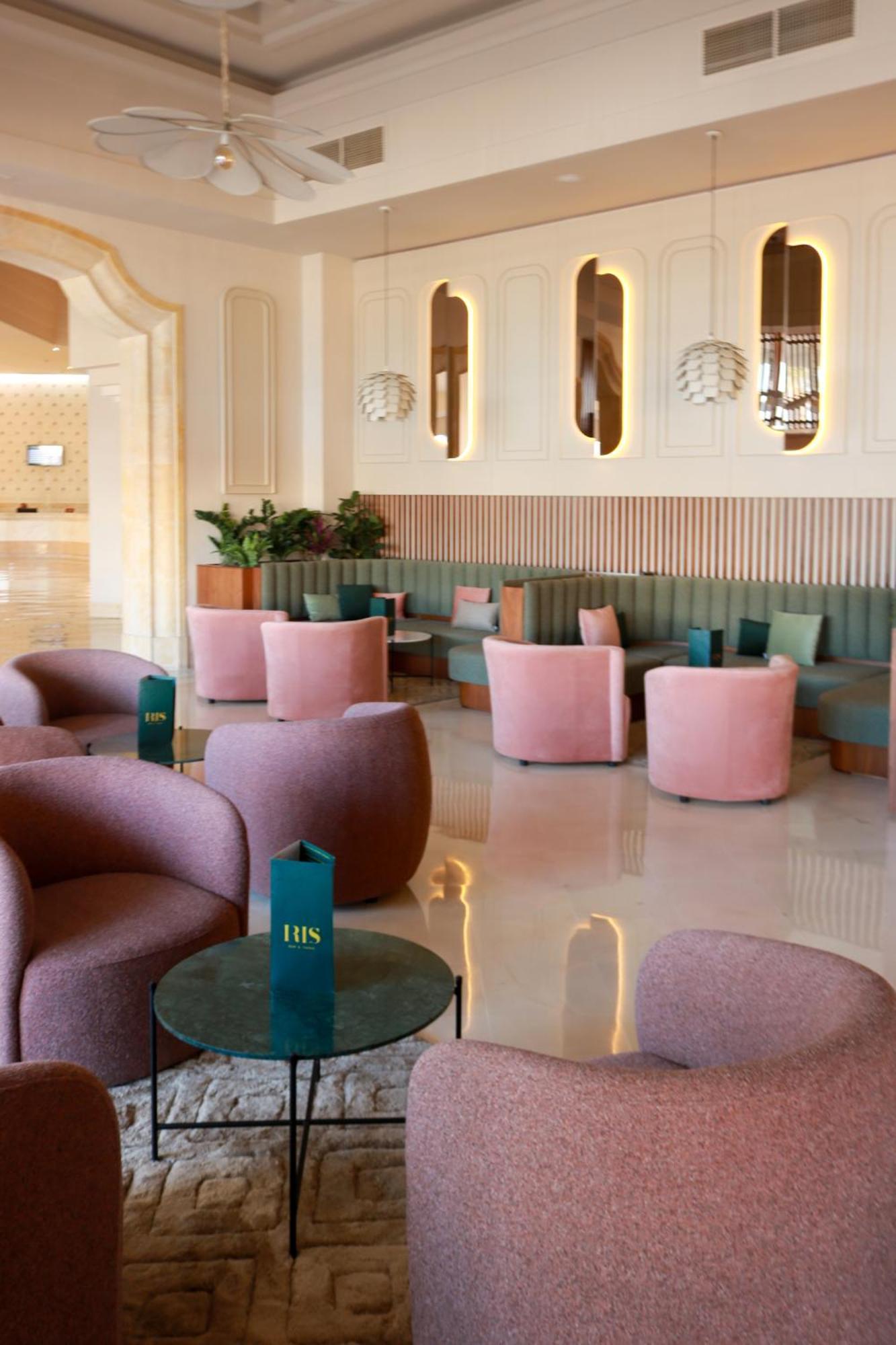 El Mouradi Gammarth Hotel Exterior foto IRIS Lounge at Hamad International Airport